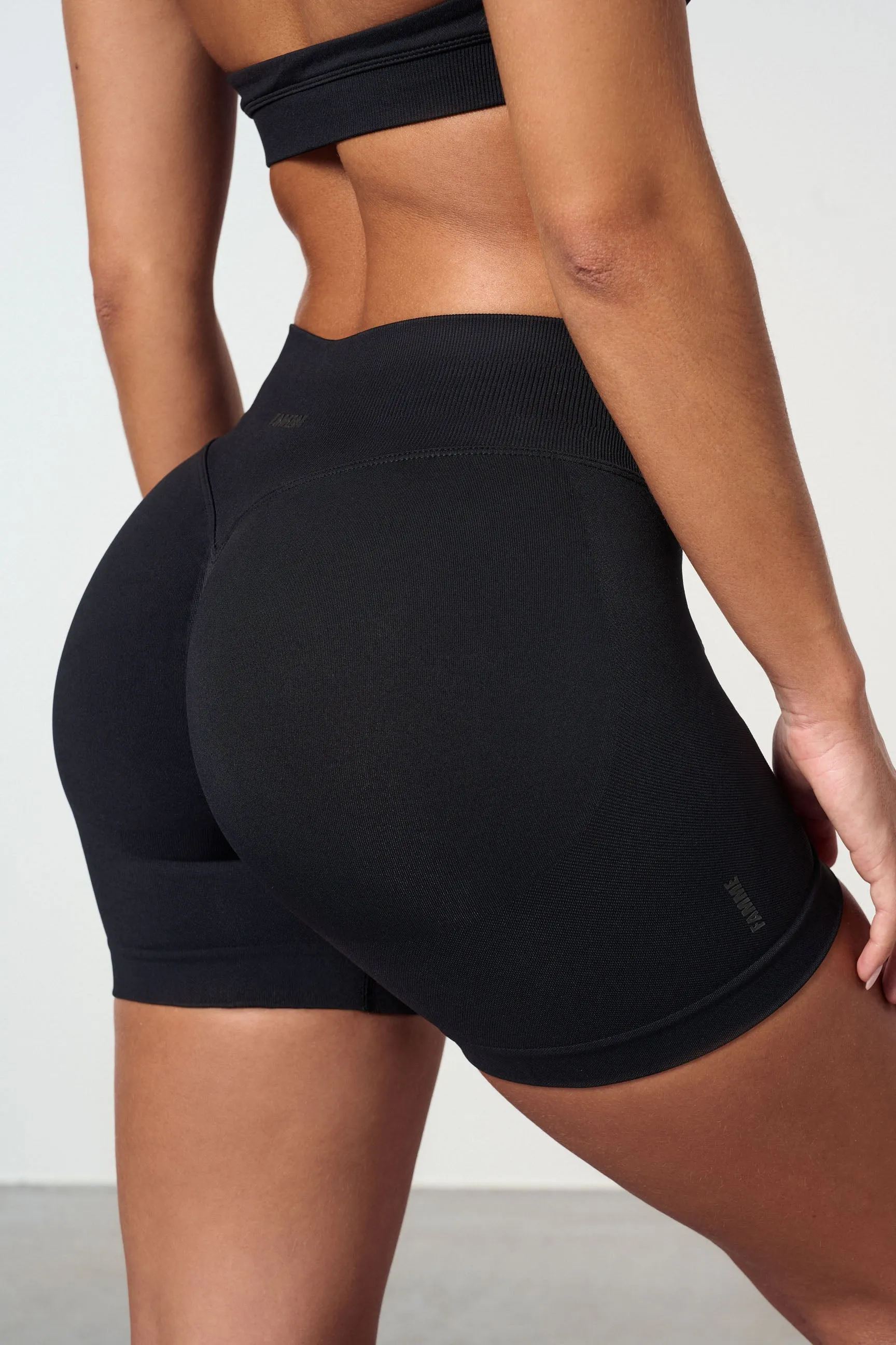 Sculpt Scrunch Shorts