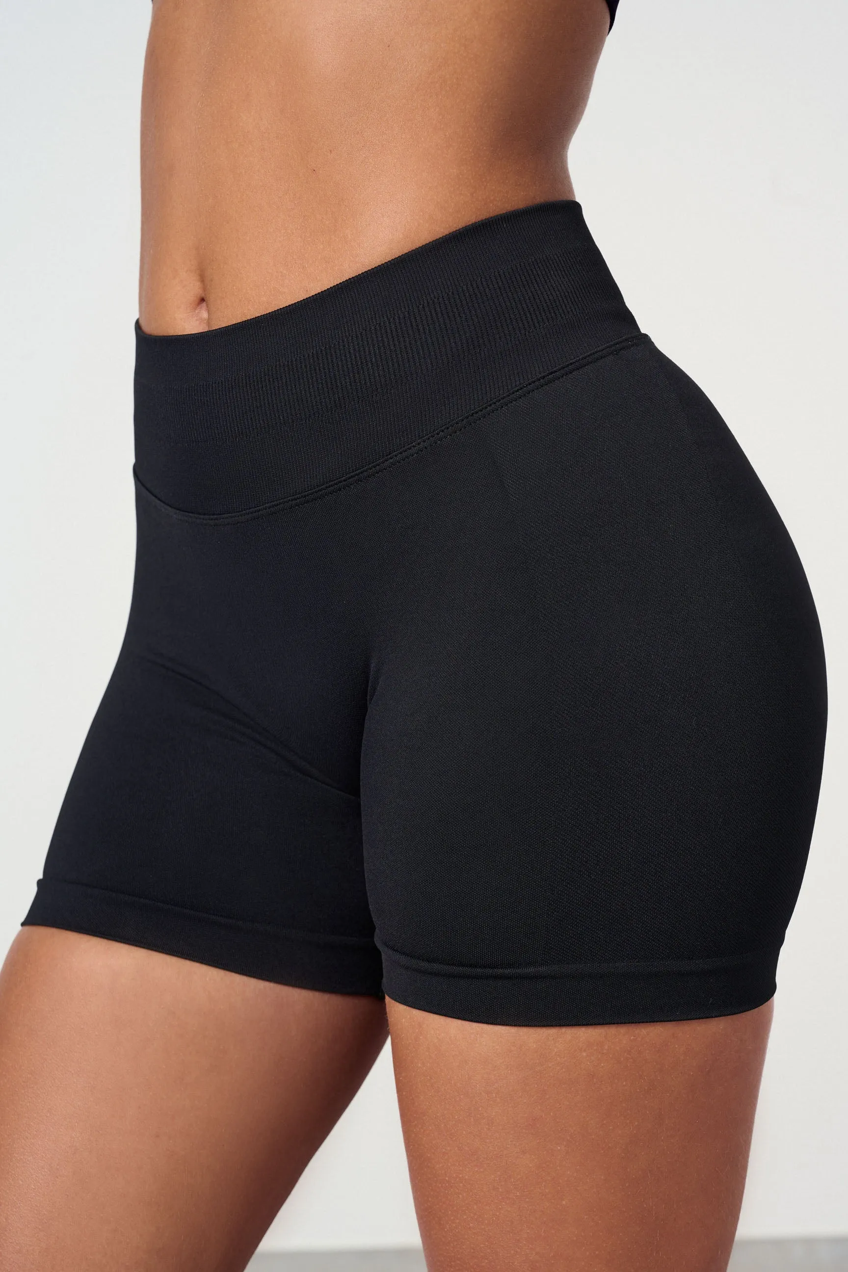 Sculpt Scrunch Shorts